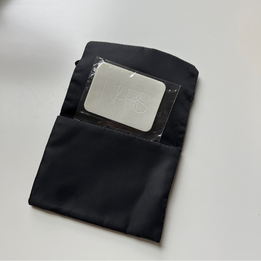 Nars foundation sponge - Picture 3 of 3